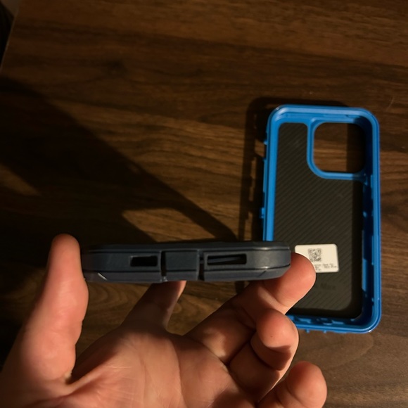iPhone 14 pro max otterbox case - Picture 4 of 7